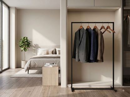 7236 Kleiderbügel im Kleiderschrank – Ambientebild, Massivholz Vintage braun